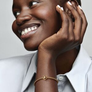 752636C01_ABC123_MODEL_eCOM_01_RGB