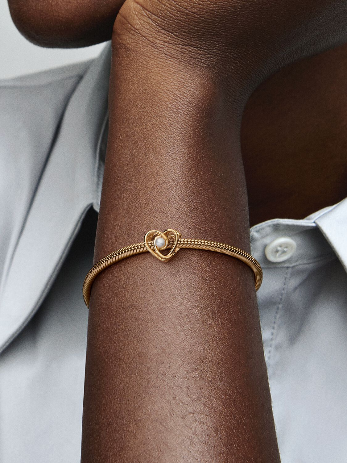 752636C01_ABC123_MODEL_eCOM_02_RGB