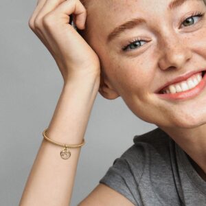 762712C01_ABC123_MODEL_eCOM_01_RGB