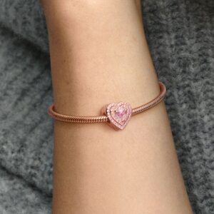 789218C01_ABC123_MODEL_eCOM_02_RGB