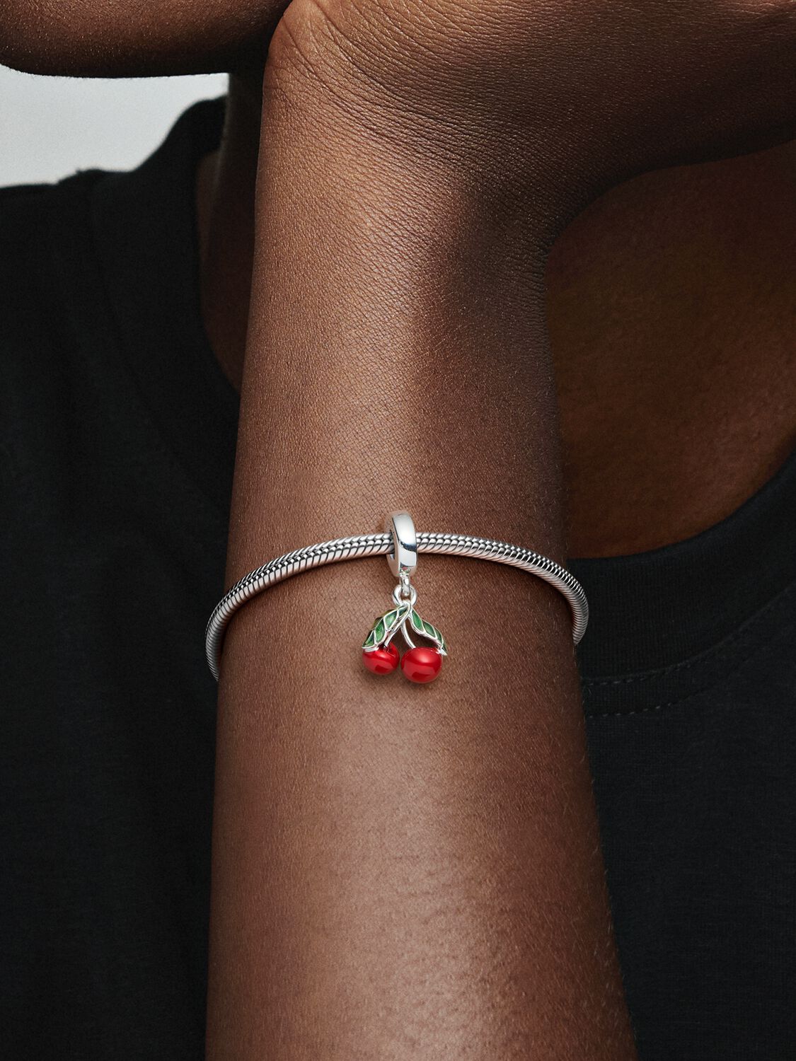 791583C01_ABC123_MODEL_eCOM_02_RGB