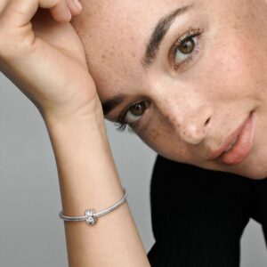 791978_ABC123_MODEL_eCOM_01_RGB