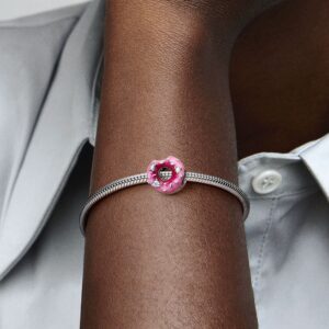 792596C01_ABC123_MODEL_eCOM_02_RGB