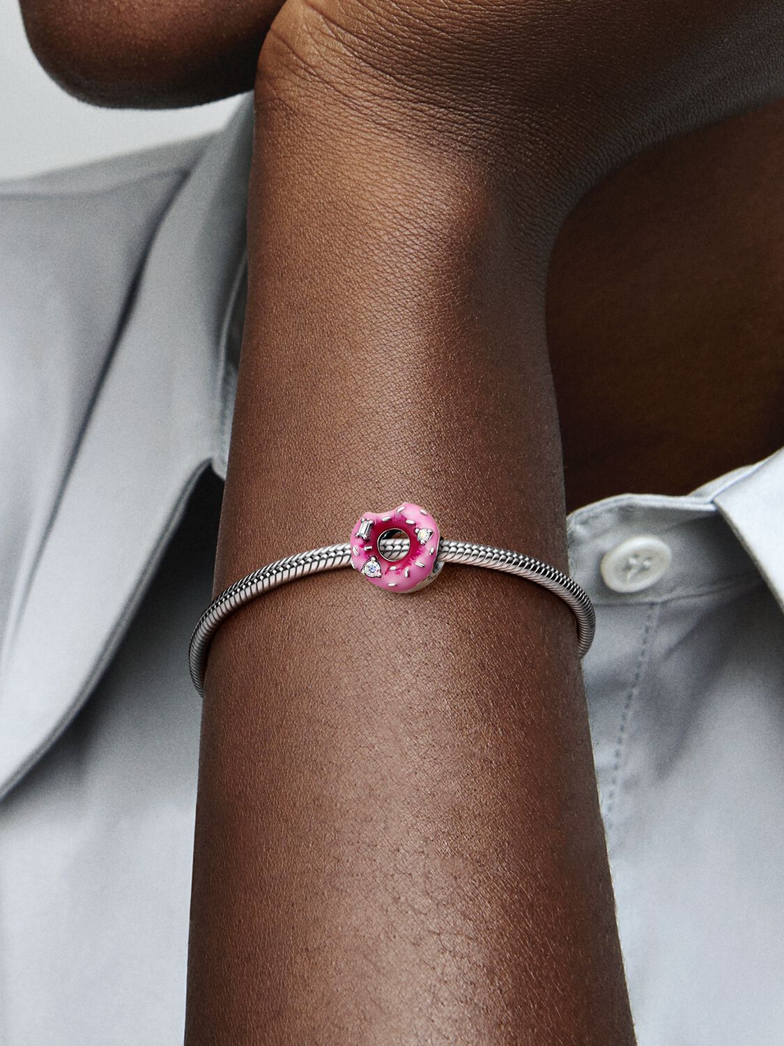 792596C01_ABC123_MODEL_eCOM_02_RGB