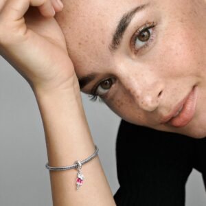 792597C01_ABC123_MODEL_eCOM_01_RGB