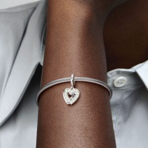 792649C01_ABC123_MODEL_eCOM_02_RGB