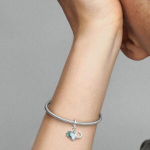 792755C01_ABC123_MODEL_eCOM_02_RGB