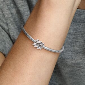 798415C01_ABC123_MODEL_eCOM_02_RGB