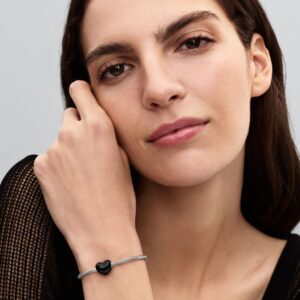 Q125_A_FT_PDP_MODEL_SINGLE_36_1x1_RGB