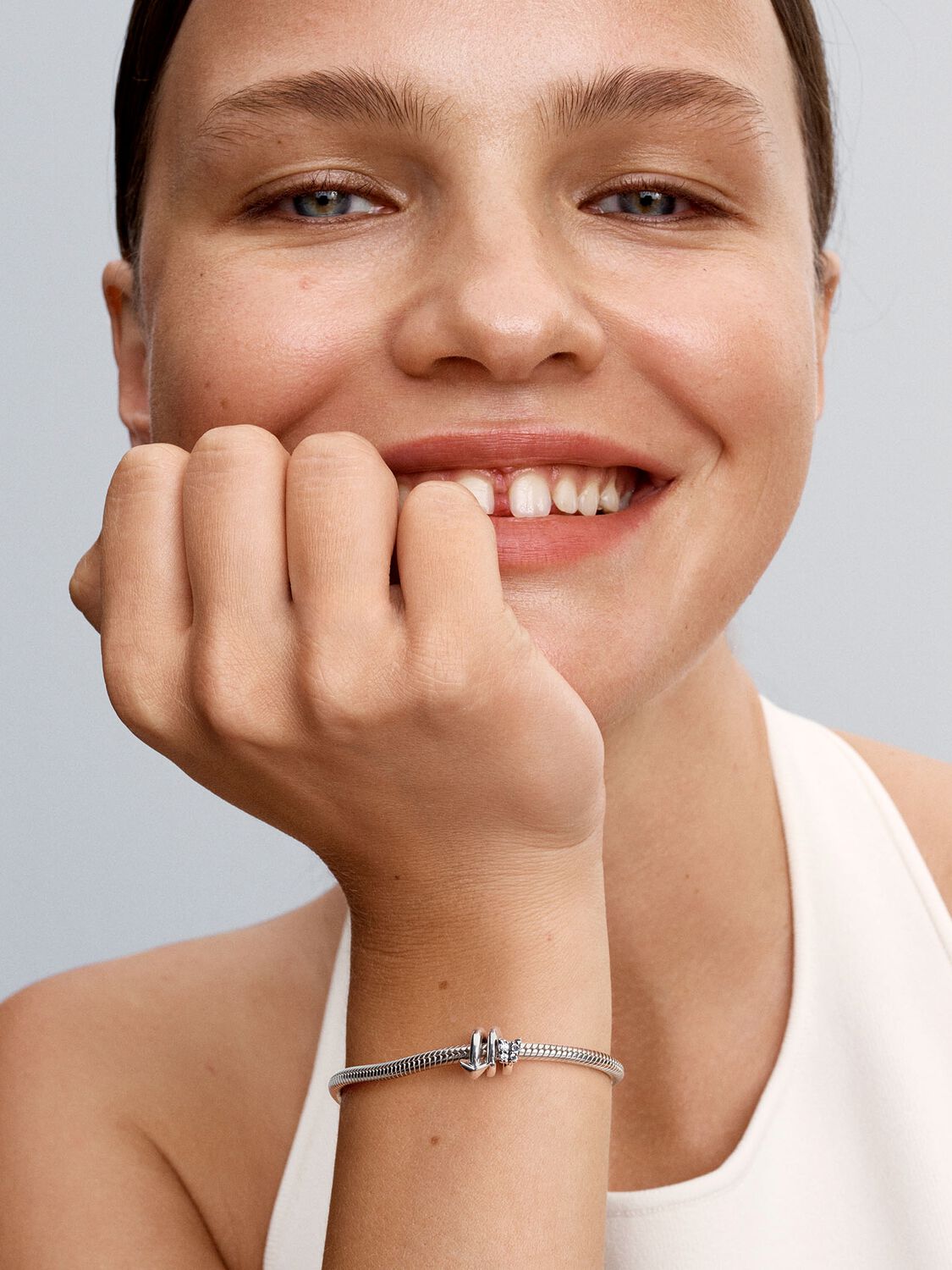 Q125_A_PDP_MODEL_SINGLE_43_1x1_RGB