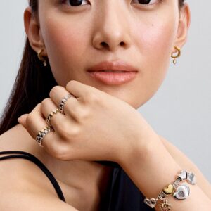 Q125_A_PDP_MODEL_STYLED_01_1x1_RGB