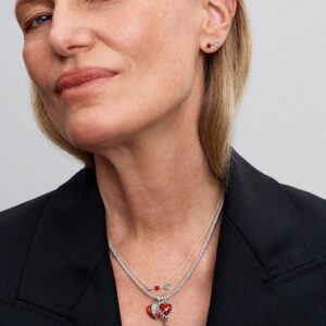 Q125_A_PDP_MODEL_STYLED_13_1x1_RGB