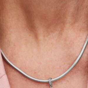 Q224_C_PDP_Model_Single_21_1x1_RGB_charm