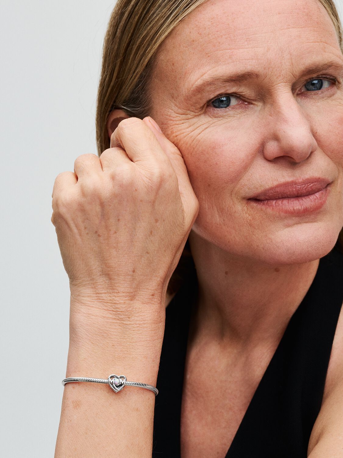 Q224_C_PDP_Model_Single_24_1x1_RGB