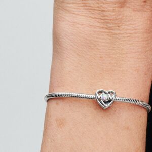 Q224_C_PDP_Model_Single_24_1x1_RGB_charm