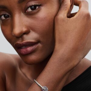 Q225_C_PDP_Model_Single_07_1x1_RGB