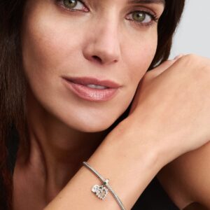 Q225_C_PDP_Model_Single_35_1x1_RGB