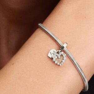 Q225_C_PDP_Model_Single_35_1x1_RGB_charm