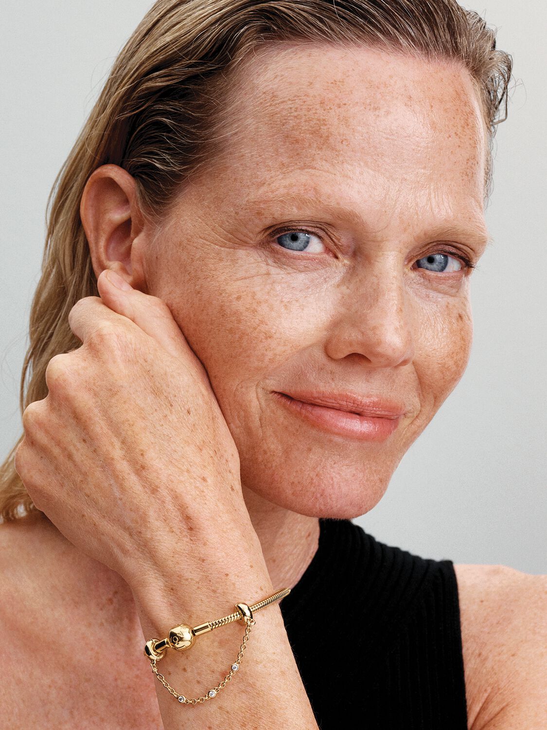 Q424_G_PDP_MODEL_SINGLE_75_1x1_RGB