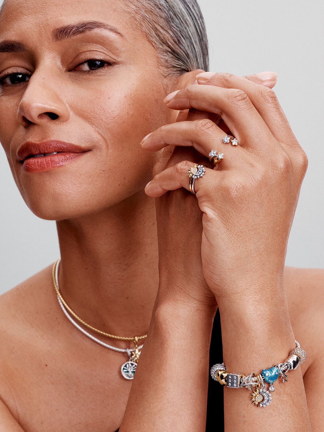 Q424_G_PDP_MODEL_STYLED_20_1x1_RGB