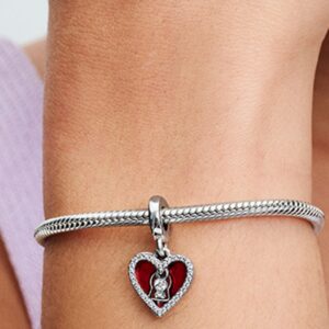 SS24_A_PDP_Model_Single_110_1x1_RGB_charm