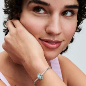 SS24_A_PDP_Model_Single_117_1x1_RGB