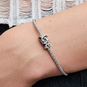 SS24_A_PDP_Model_Single_42_1x1_RGB_charm