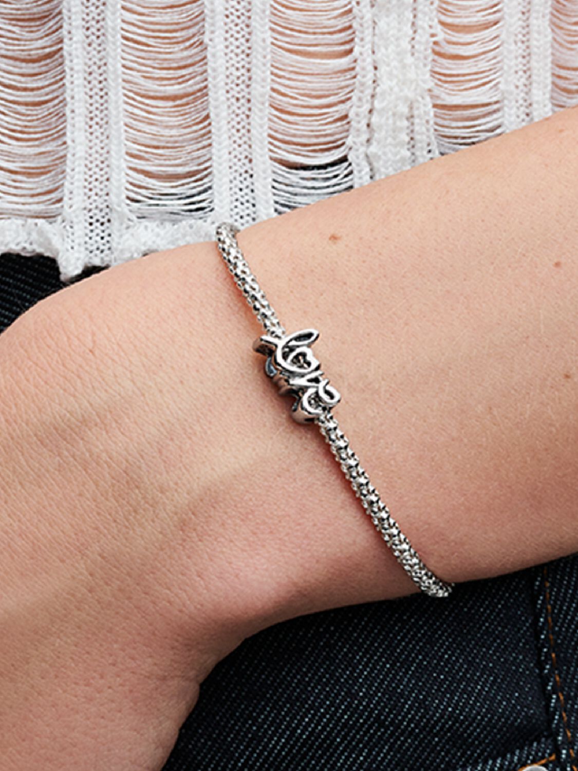 SS24_A_PDP_Model_Single_42_1x1_RGB_charm