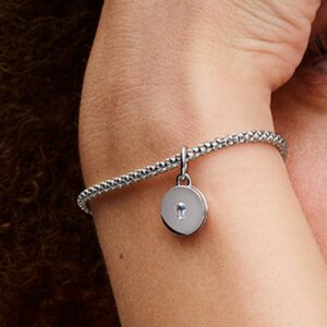 SS24_A_PDP_Model_Single_92_1x1_RGB_charm