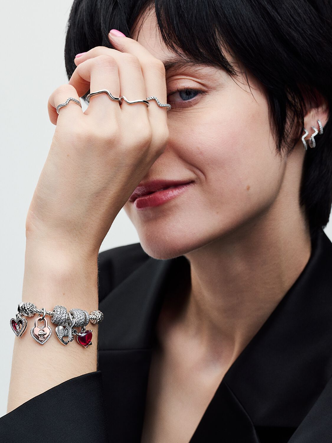 SS24_A_PDP_Model_Styled_19_1x1_RGB