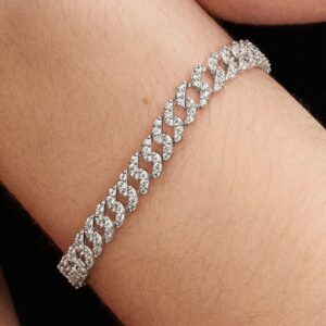 2025Q3E_collection_moments_go_ac_tp_pdp_model_besteller_07_RGB_High_3x4_bracelet