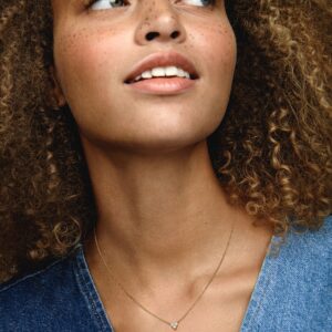 363014C01_ABC123_MODEL_eCOM_01_RGB