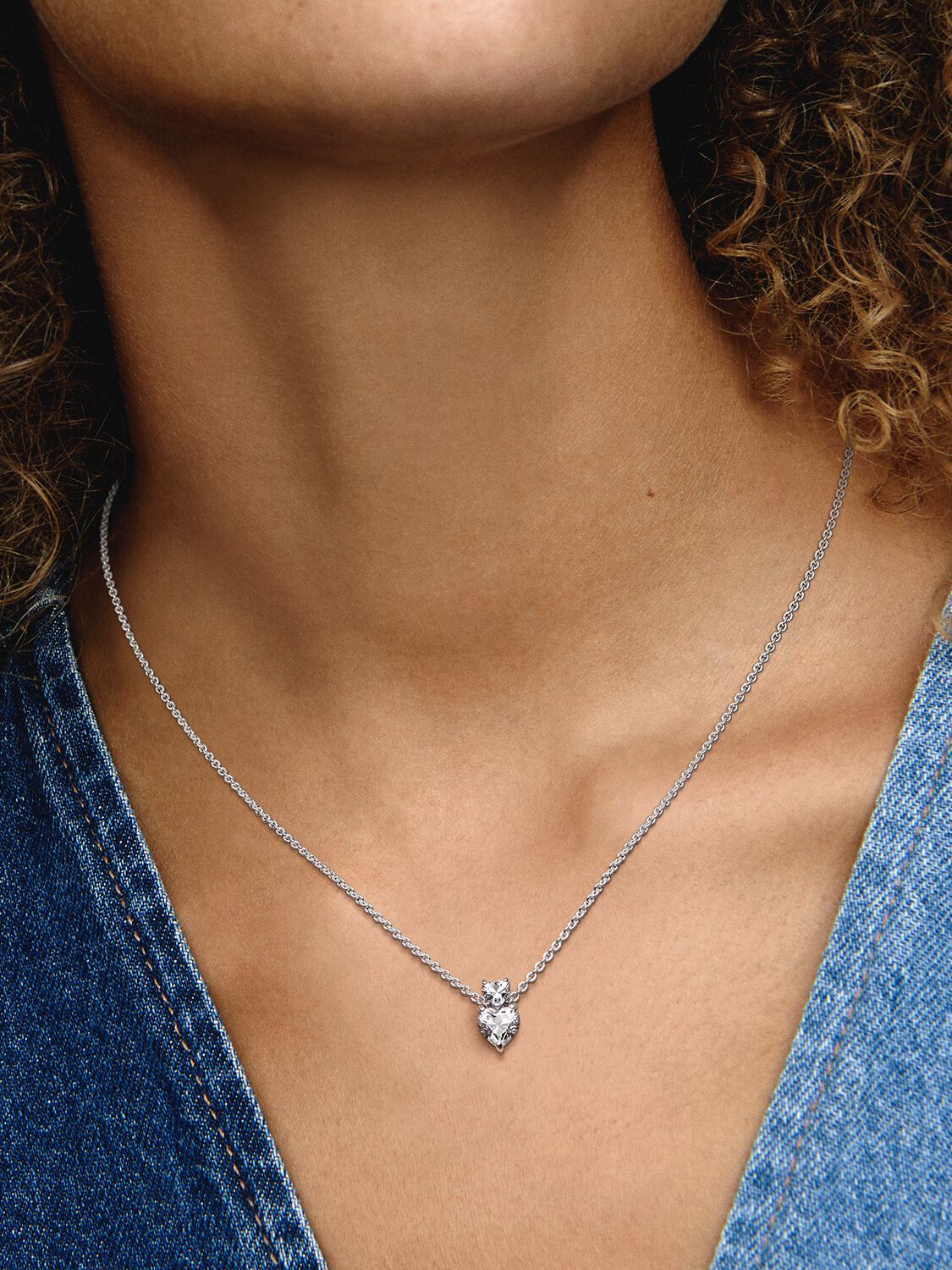 391229C01_ABC123_MODEL_eCOM_02_RGB