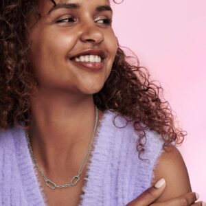 392303C00_ABC123_MODEL_eCOM_01_RGB