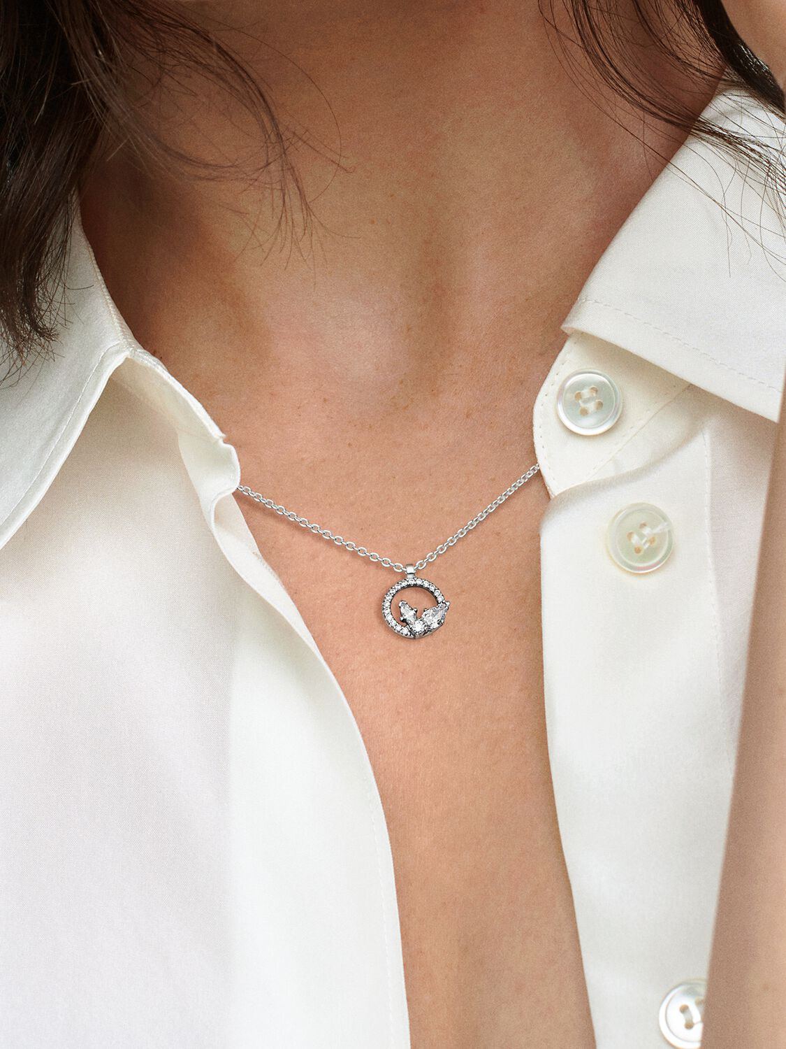 392620C01_ABC123_MODEL_eCOM_02_RGB