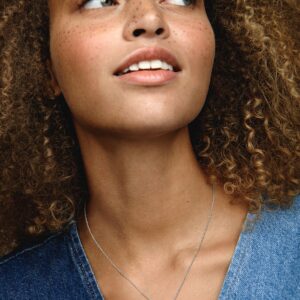 392832C01_ABC123_MODEL_eCOM_01_RGB