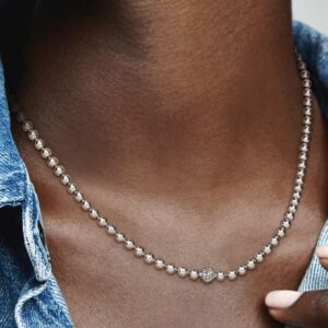 398565C01_ABC123_MODEL_eCOM_02_RGB