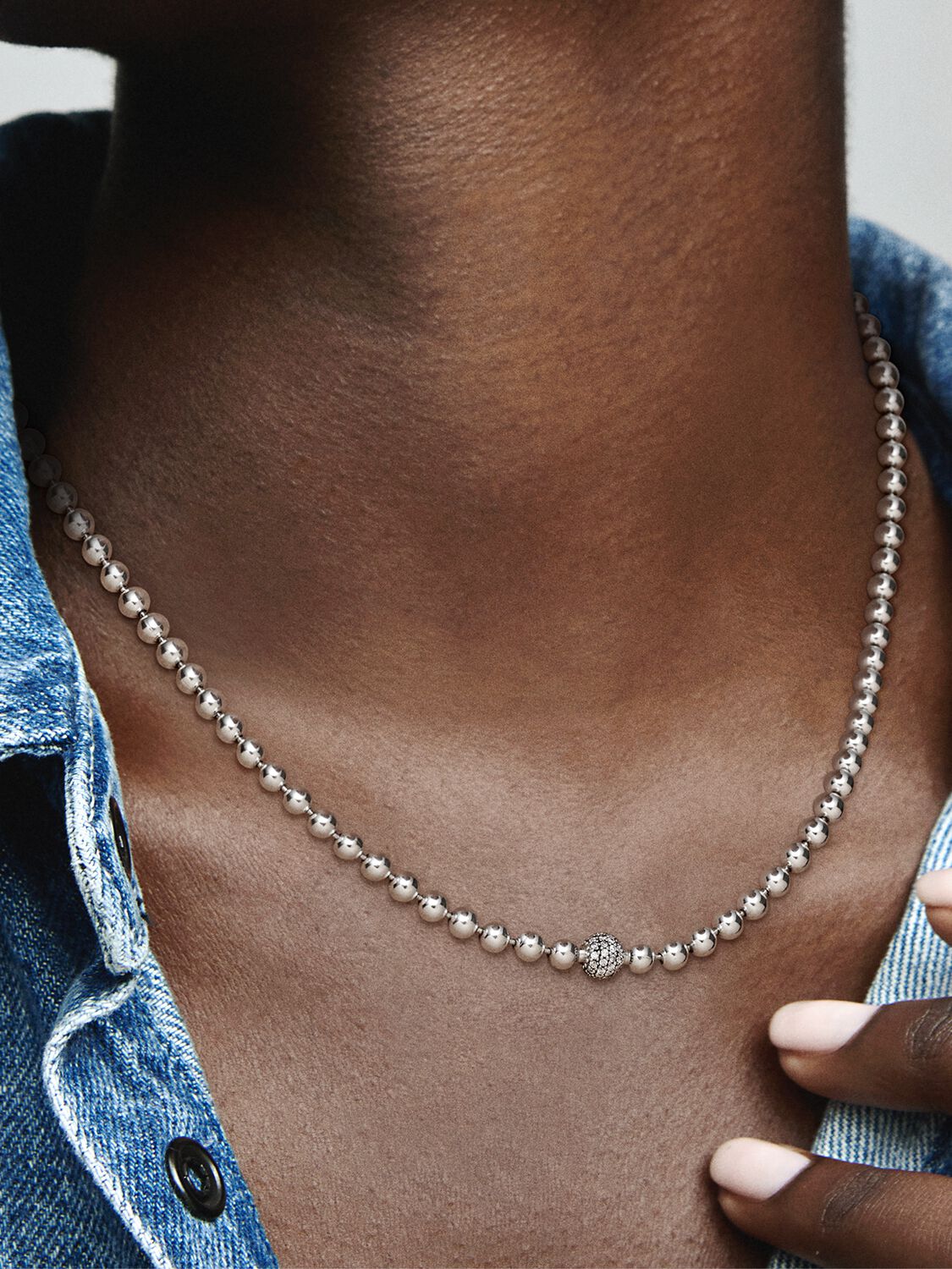 398565C01_ABC123_MODEL_eCOM_02_RGB