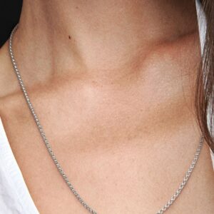 399260C00_ABC123_MODEL_eCOM_02_RGB