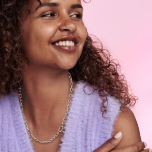 399685C00_ABC123_MODEL_eCOM_01_RGB