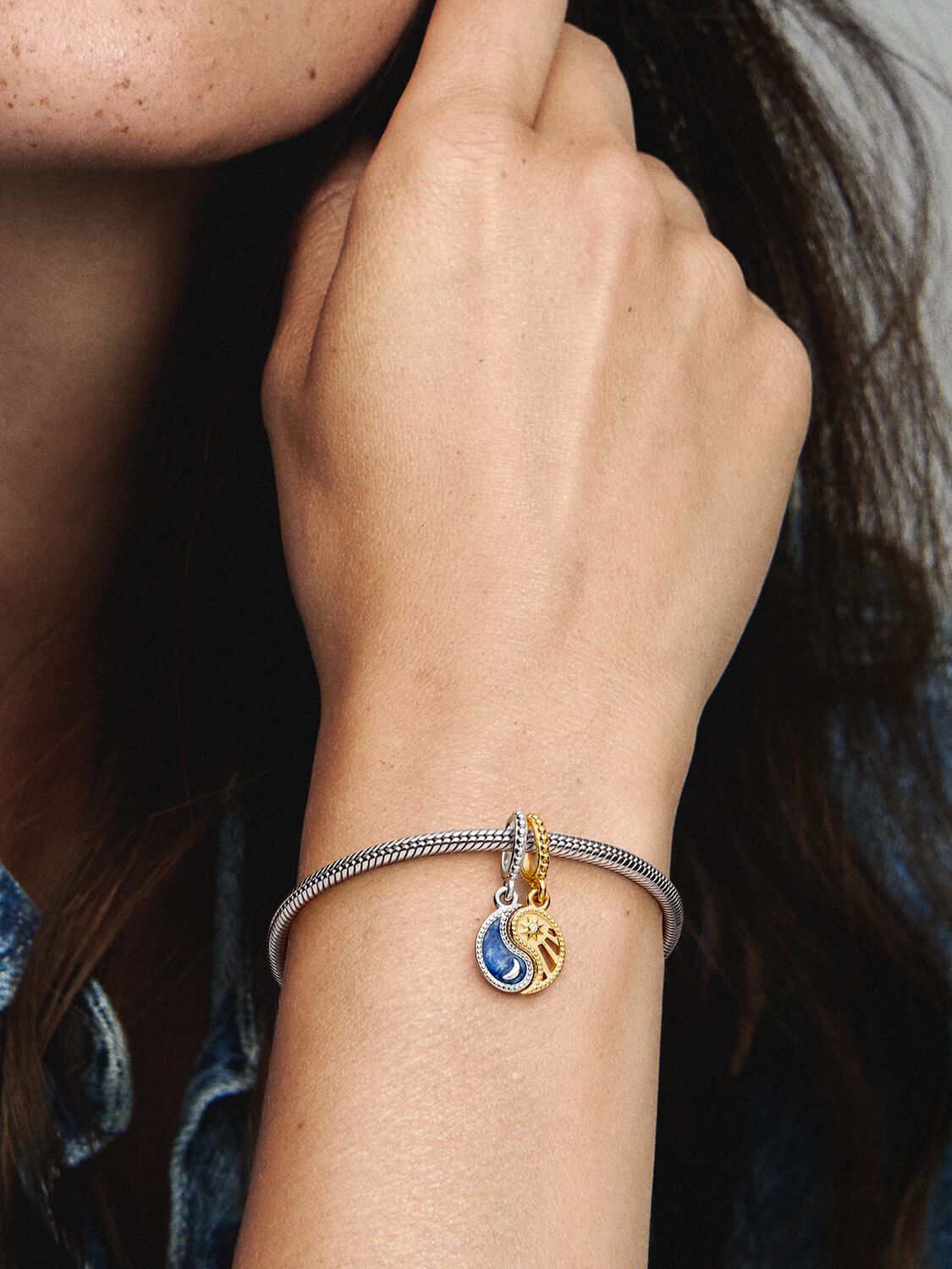 762678C01_ABC123_MODEL_eCOM_02_RGB