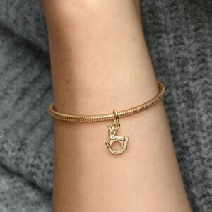 762978C01_ABC123_MODEL_eCOM_02_RGB