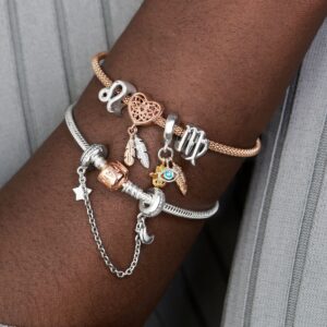 768785C01_ABC123_MODEL_eCOM_03_RGB