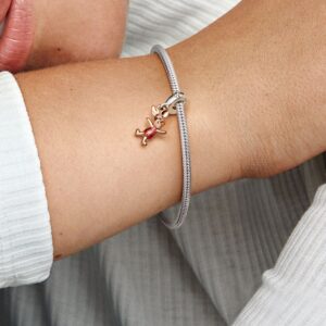 782208C01_ABC123_MODEL_eCOM_02_RGB