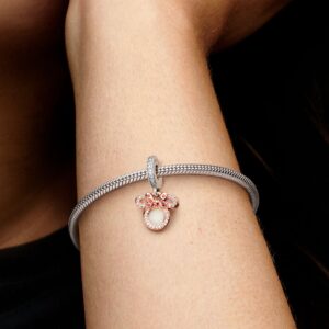 782615C01_ABC123_MODEL_eCOM_02_RGB