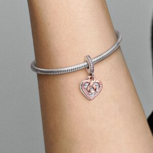 782641C01_ABC123_MODEL_eCOM_02_RGB