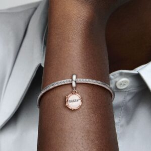 788255_ABC123_MODEL_eCOM_02_RGB