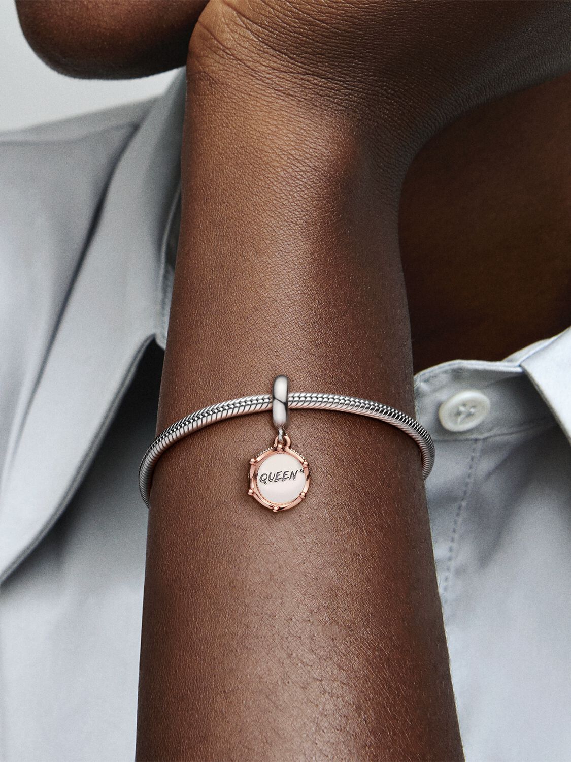 788255_ABC123_MODEL_eCOM_02_RGB