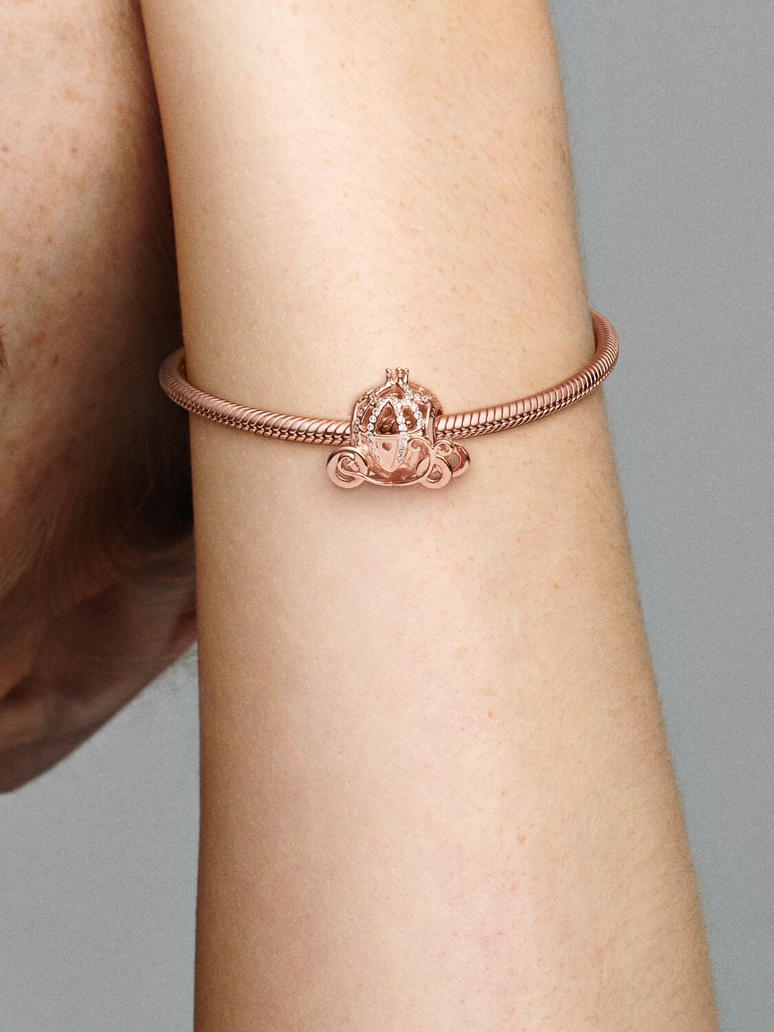 789189C01_ABC123_MODEL_eCOM_02_RGB