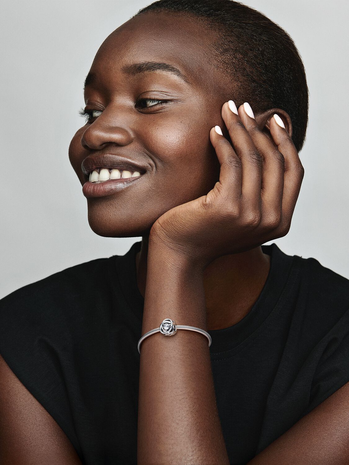 790064C01_ABC123_MODEL_eCOM_01_RGB